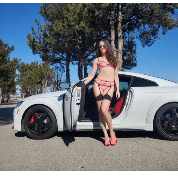 Conny Thong - Picture 1 of 8